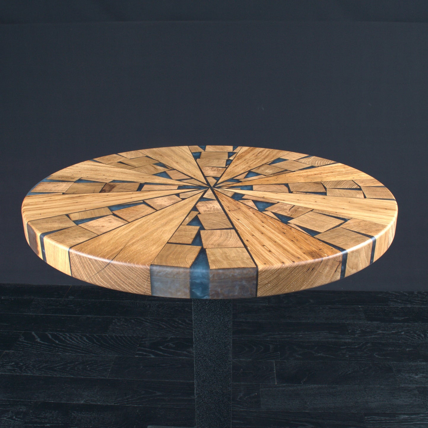 Plateau chêne " Bistrot " by Ben 680 mm vernis résine English sky BORDS DROITS (A061)