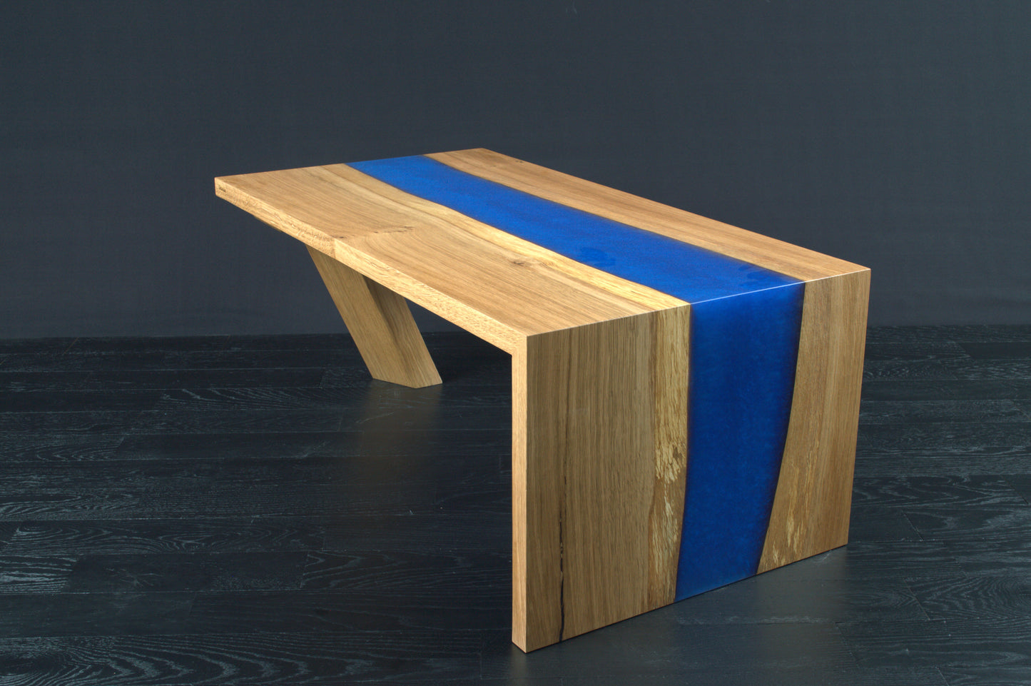 Table basse " Eliott " chêne vernis résine Marine bleue 1130X600mm N°A064