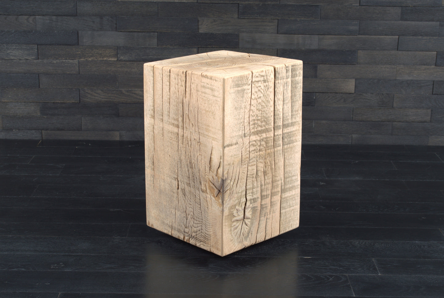 Plot décoratif artisanal en chêne massif brut 450X300X300mm (N°A118)