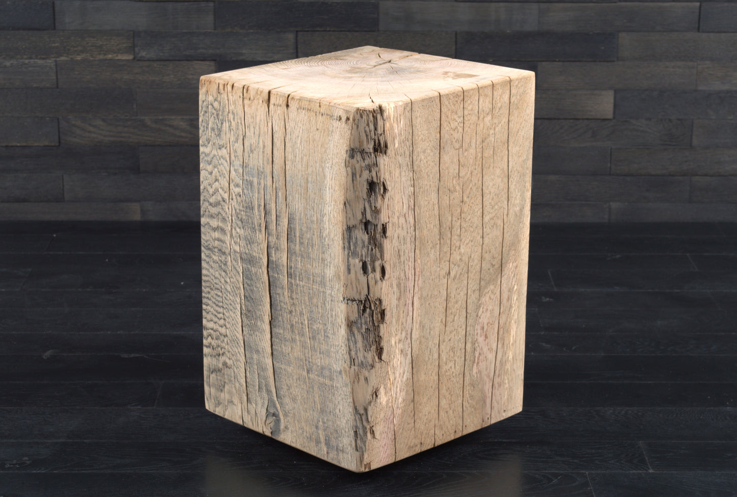 Plot décoratif artisanal en chêne massif brut 450X300X300mm (N°A120)
