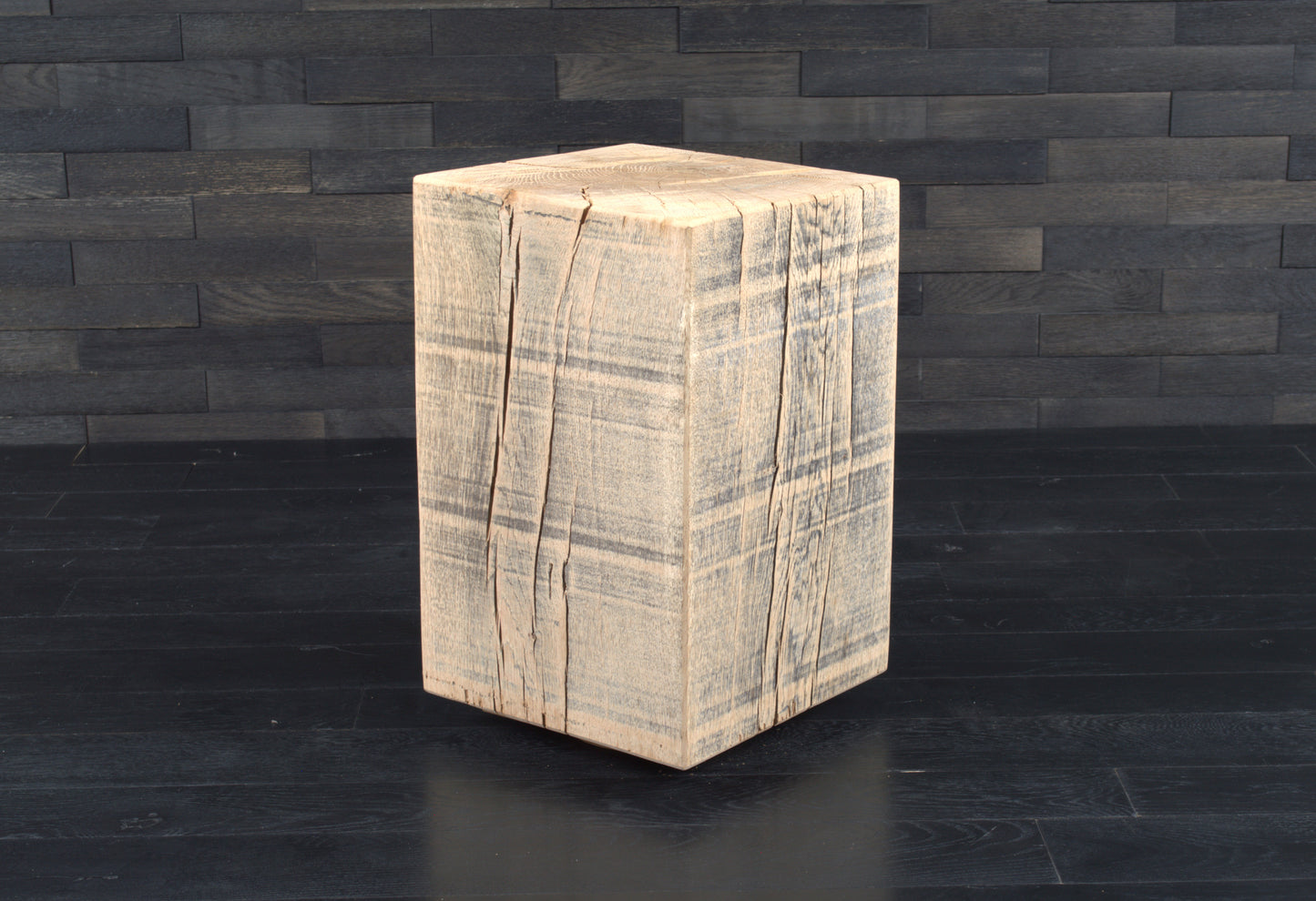Plot décoratif artisanal en chêne massif brut 450X300X300mm (N°A118)