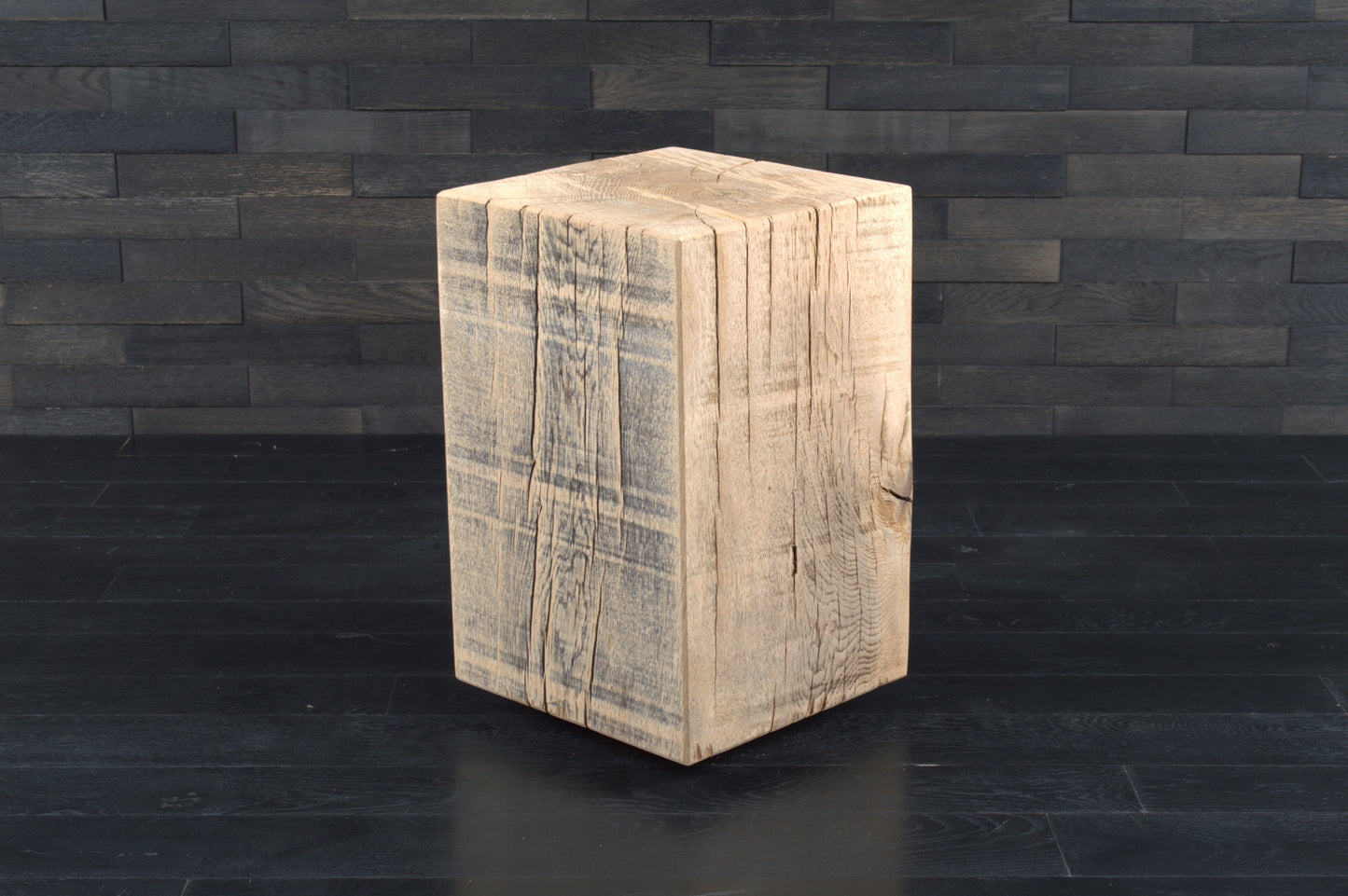 Plot décoratif artisanal en chêne massif brut 450X300X300mm (N°A118)