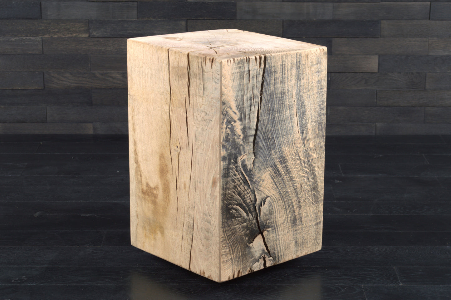 Plot décoratif artisanal en chêne massif brut 450X300X300mm (N°A120)