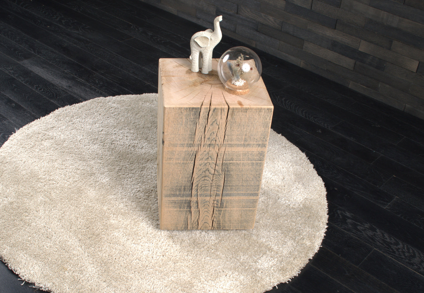 Plot décoratif artisanal en chêne massif brut 450X300X300mm (N°A121)
