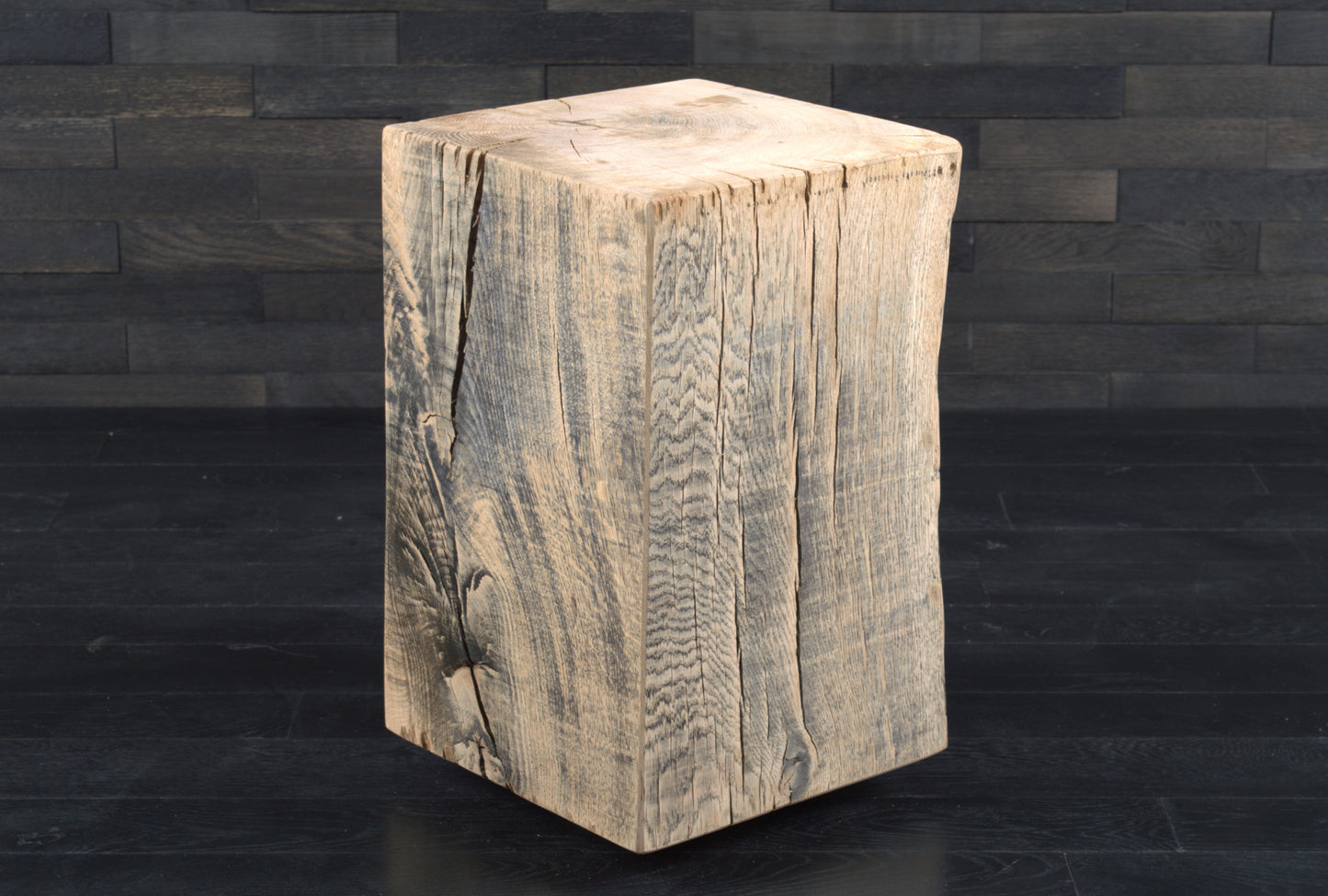 Plot décoratif artisanal en chêne massif brut 450X300X300mm (N°A120)