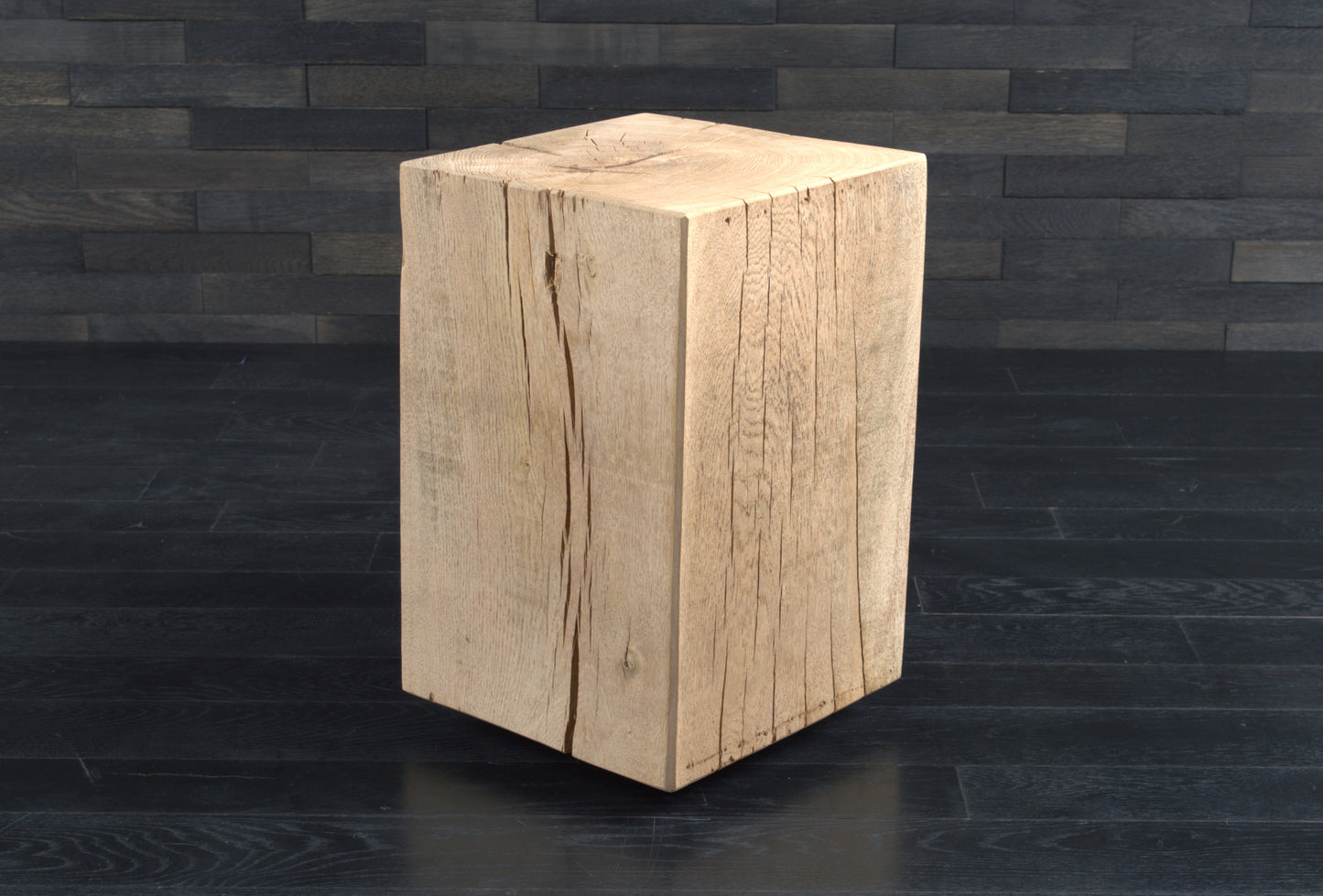 Plot décoratif artisanal en chêne massif brut 450X300X300mm (N°A122)