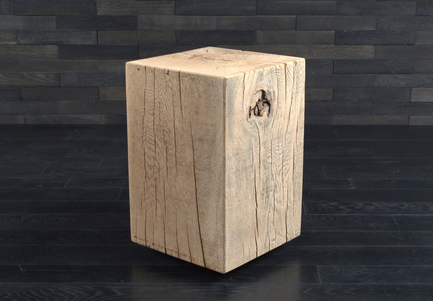 Plot décoratif artisanal en chêne massif brut 450X300X300mm (N°A122)