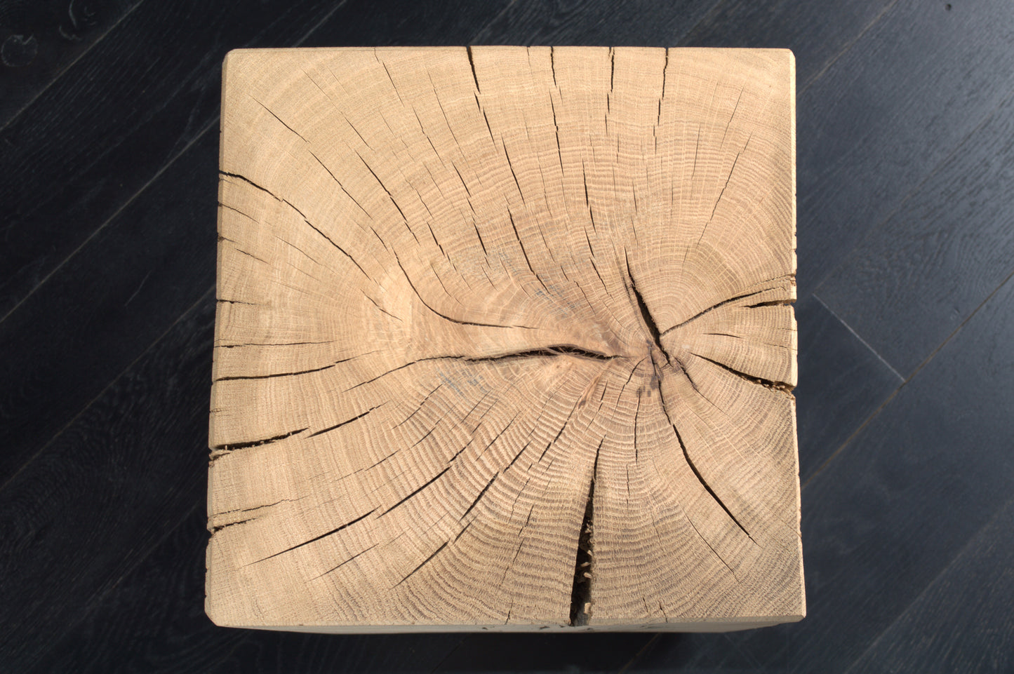 Plot décoratif artisanal en chêne massif brut 450X300X300mm (N°A122)