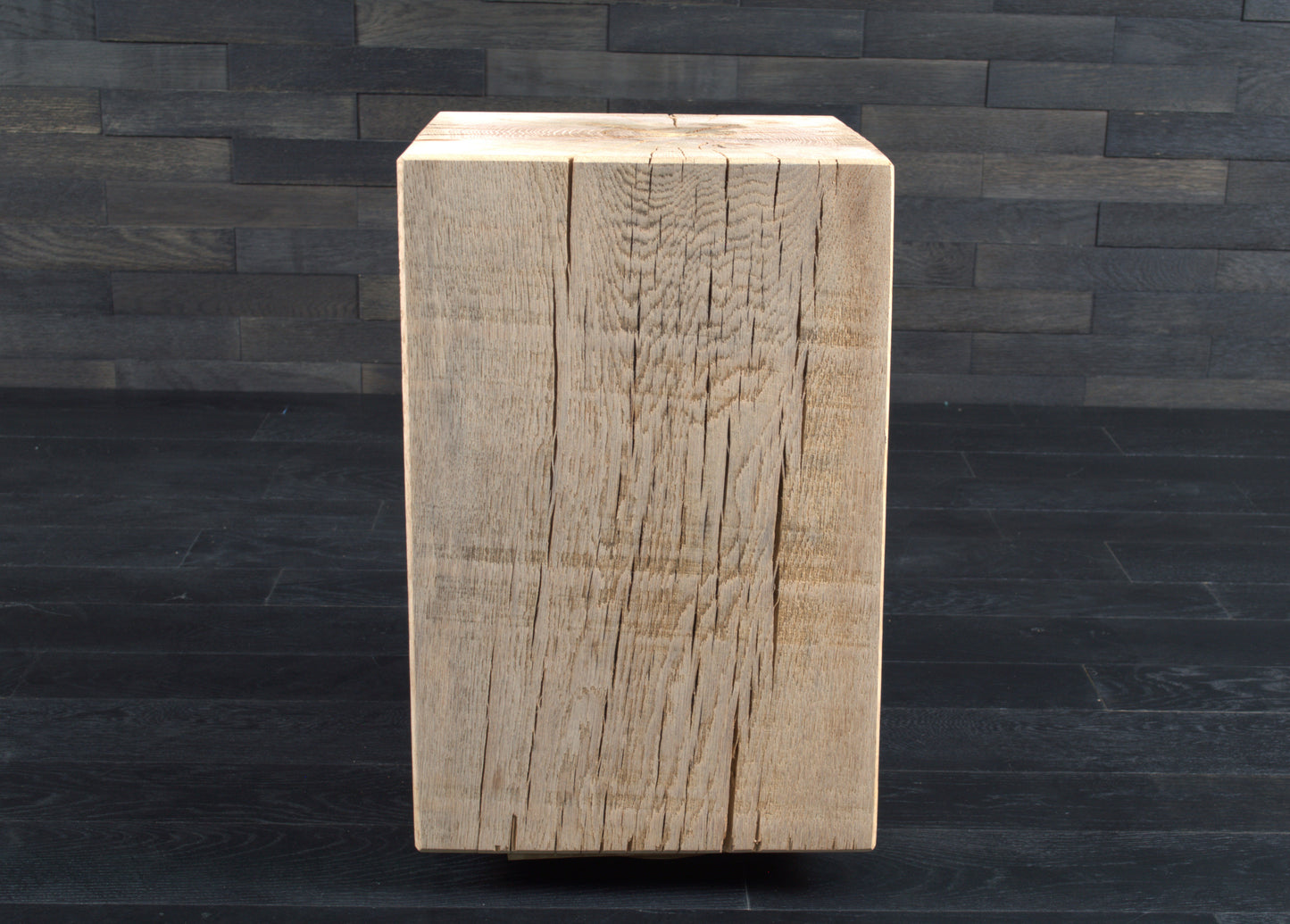 Plot décoratif artisanal en chêne massif brut 450X300X300mm (N°A121)