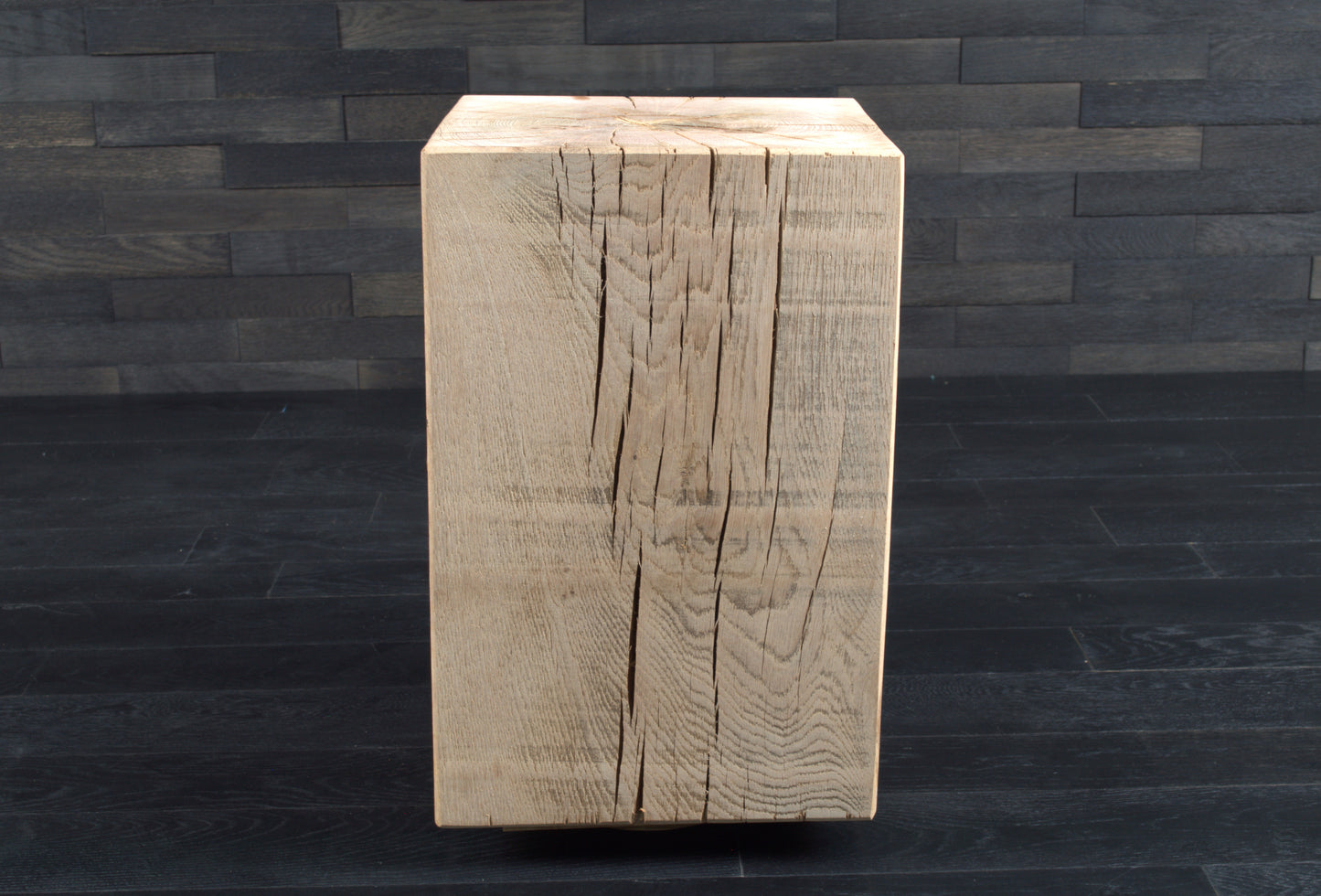 Plot décoratif artisanal en chêne massif brut 450X300X300mm (N°A121)