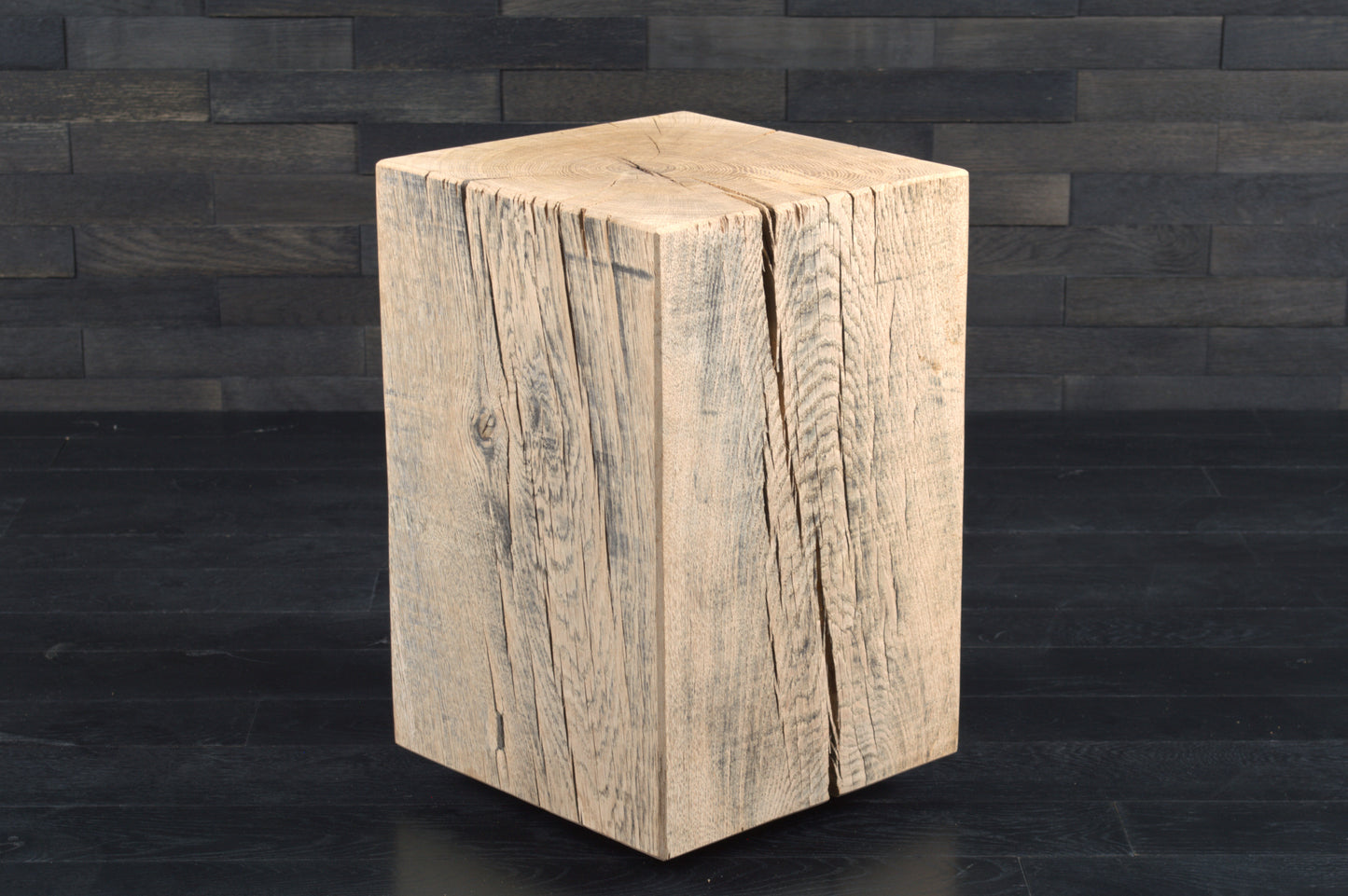 Plot décoratif artisanal en chêne massif brut 450X300X300mm (N°A119)