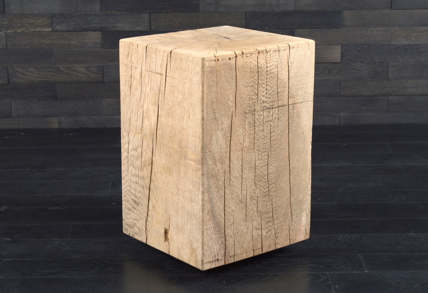 Plot décoratif artisanal en chêne massif brut 450X300X300mm (N°A119)