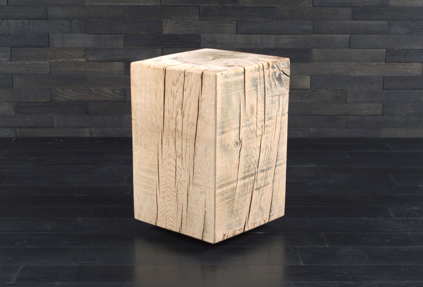 Plot décoratif artisanal en chêne massif brut 450X300X300mm (N°A117)