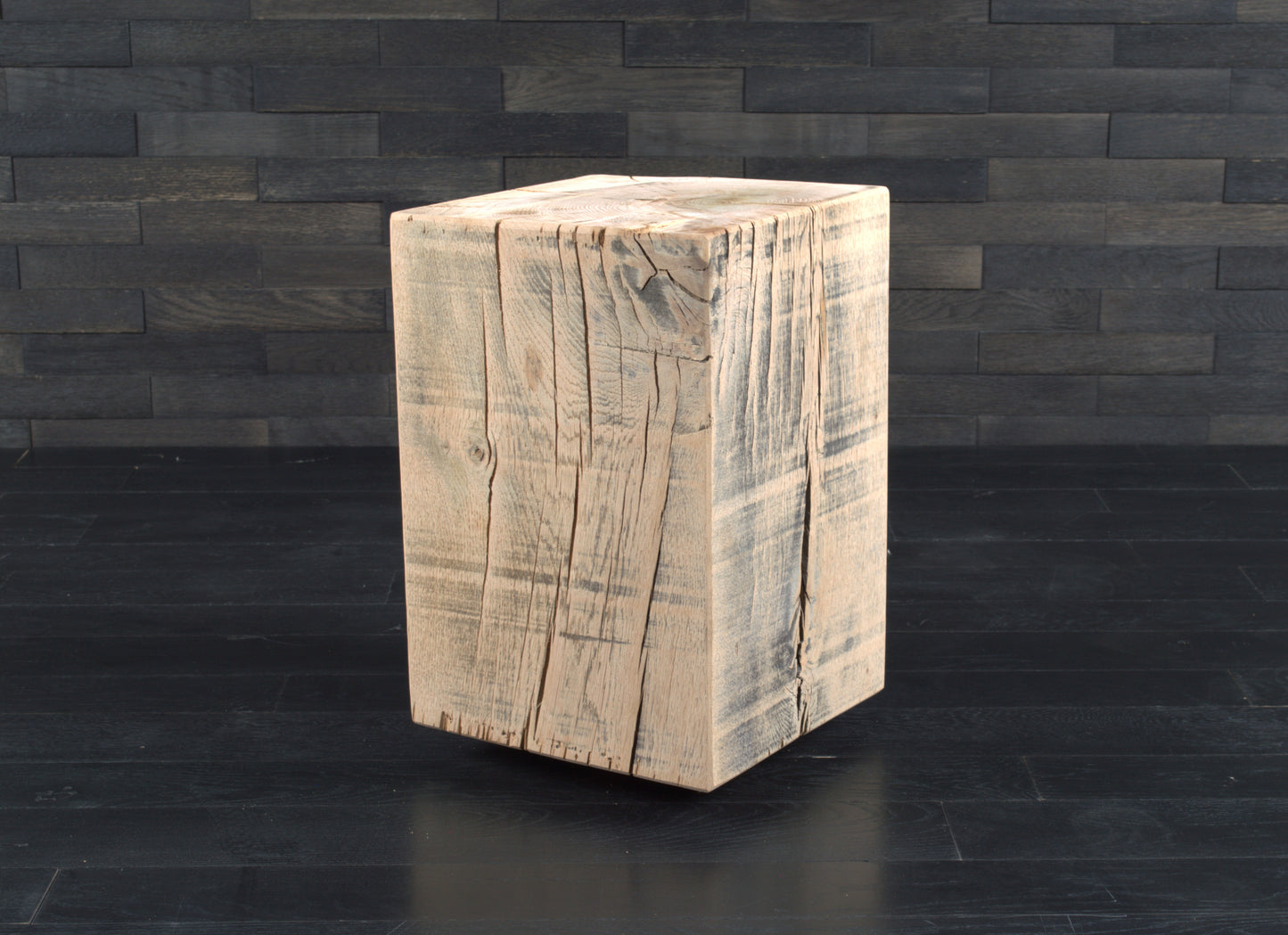 Plot décoratif artisanal en chêne massif brut 450X300X300mm (N°A117)
