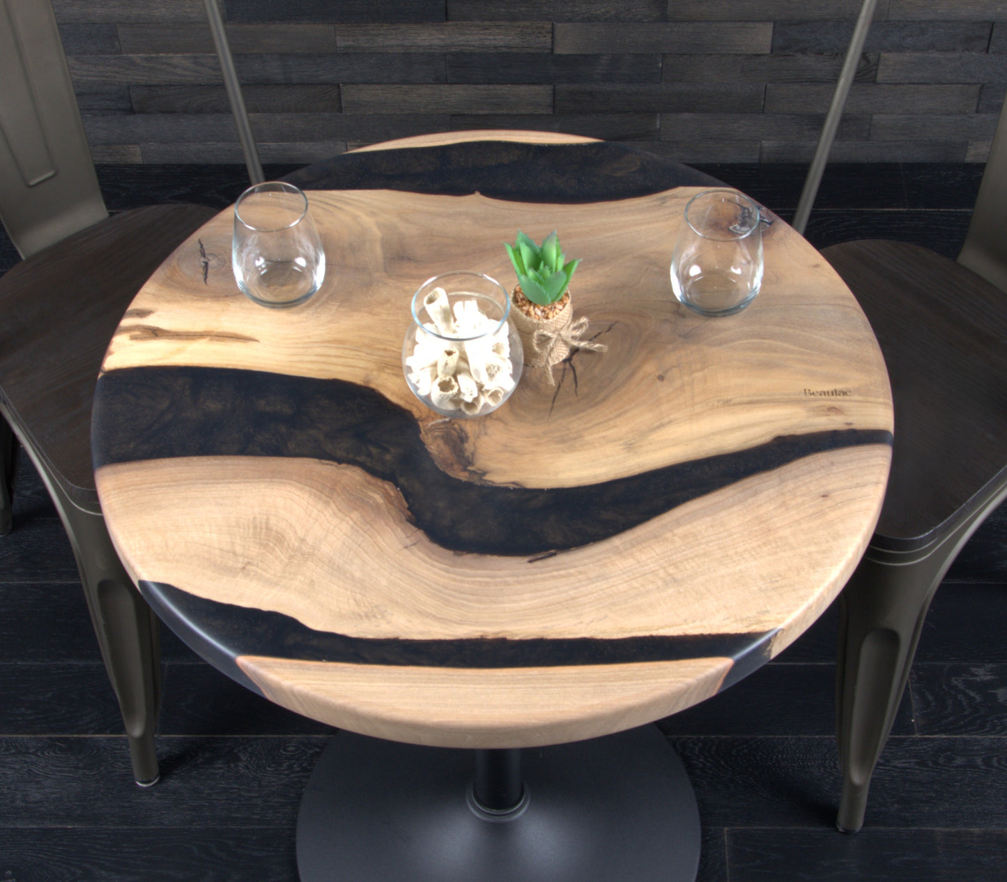 PLATEAU EN NOYER 680 MM " ESPRIT BISTROT " RESINE RUSTY (N° A077)