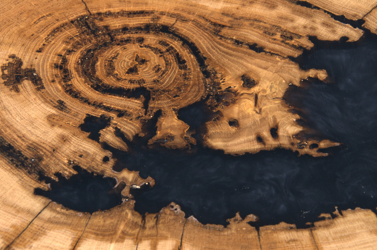 Plateau chêne massif tranche 2500x1000mm résine wetasphalt (A099)