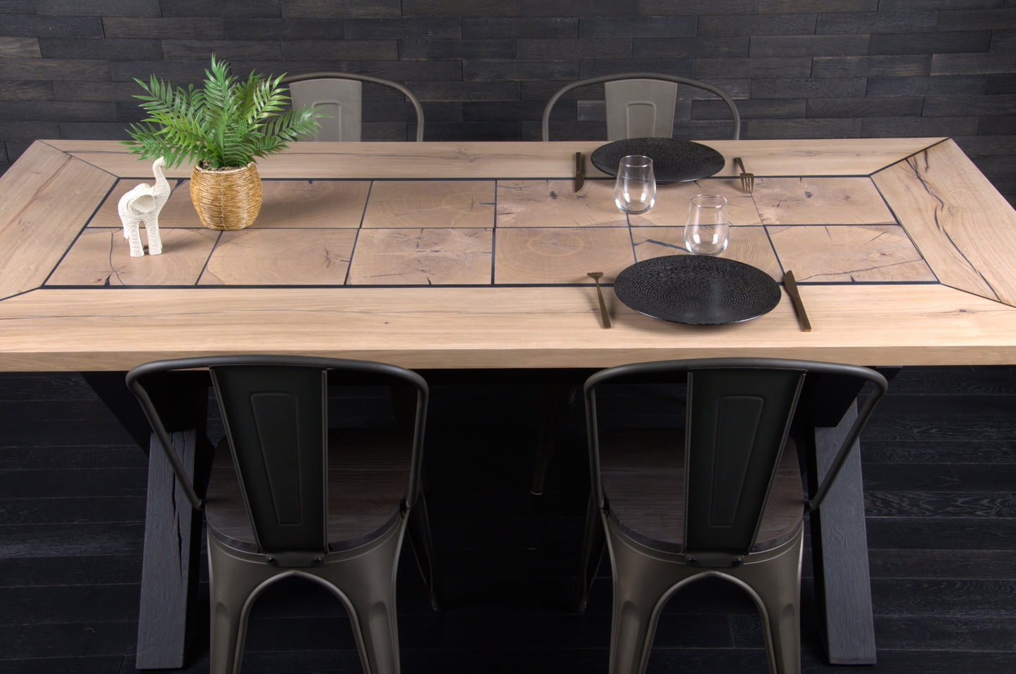 Table chêne massif 1990x990mm vernis mat résine Black Ice (N°A081)