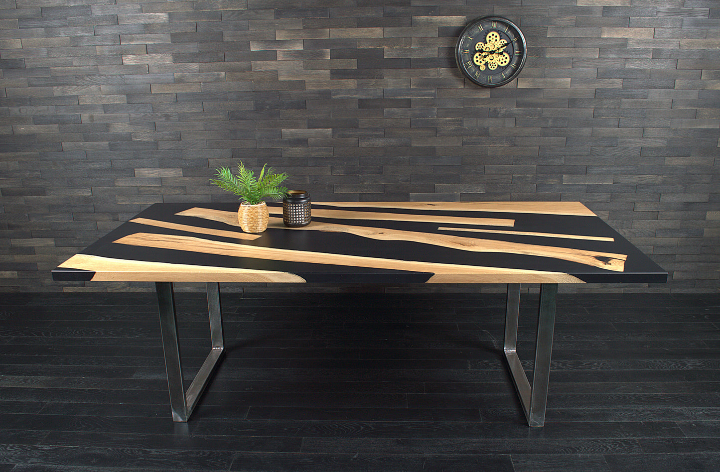 Plateau de table chêne massif 2150X1050mm résine noir bords droits vernis mat N°A138