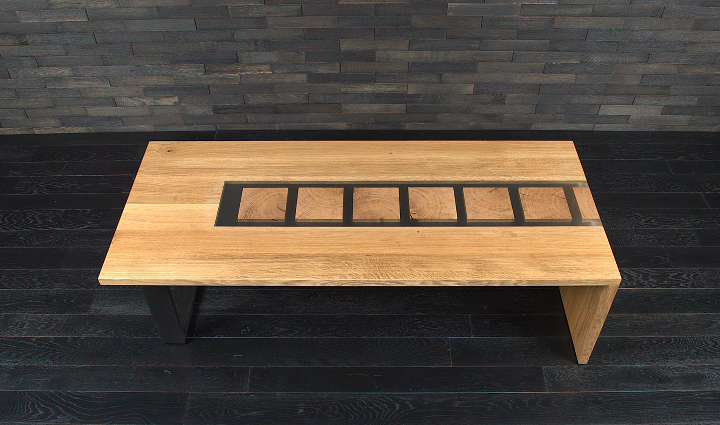 Table basse en chêne massif & résine incolore opaque 1530X660mm N°A134