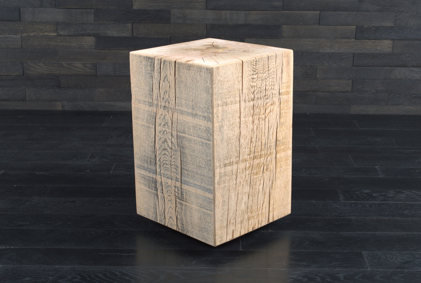 Plot décoratif artisanal en chêne massif brut 450X300X300mm (N°A121)