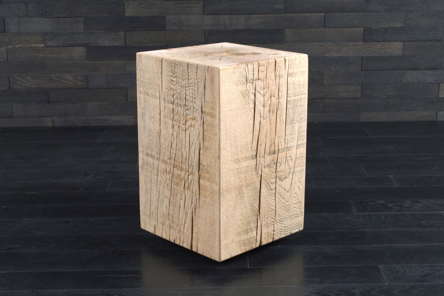 Plot décoratif artisanal en chêne massif brut 450X300X300mm (N°A121)