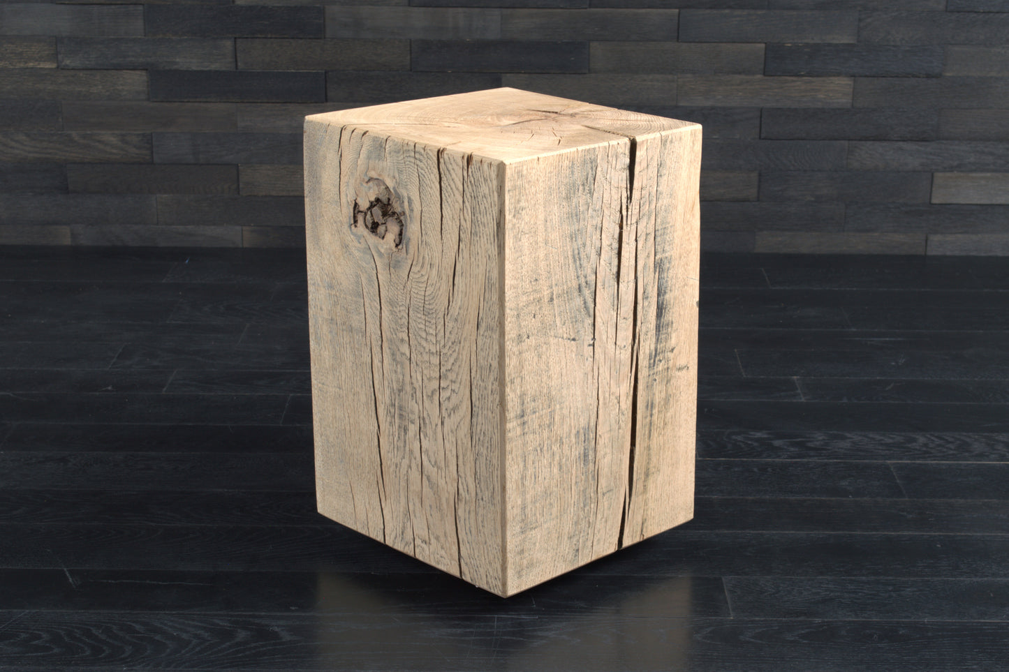 Plot décoratif artisanal en chêne massif brut 450X300X300mm (N°A122)