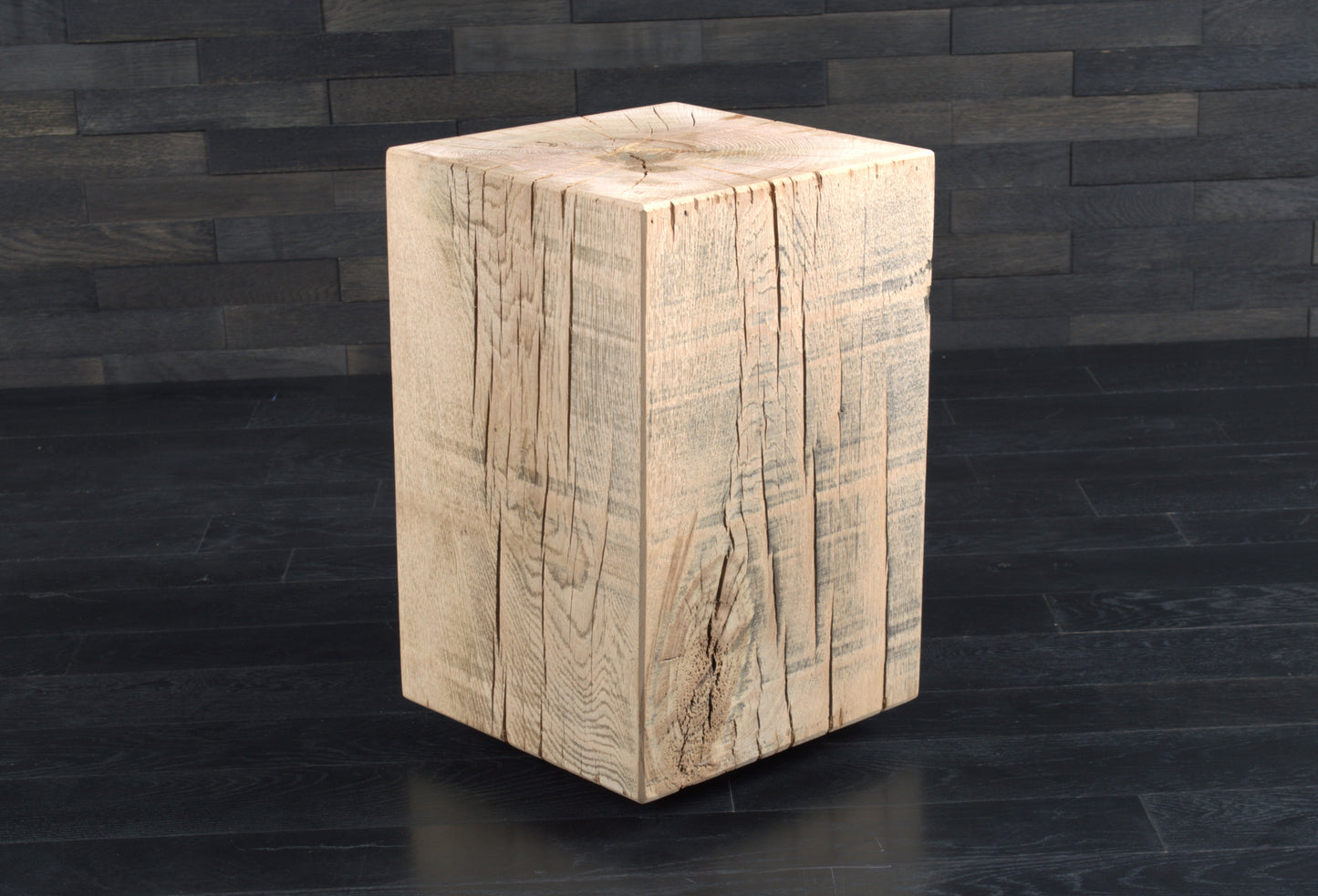Plot décoratif artisanal en chêne massif brut 450X300X300mm (N°A121)