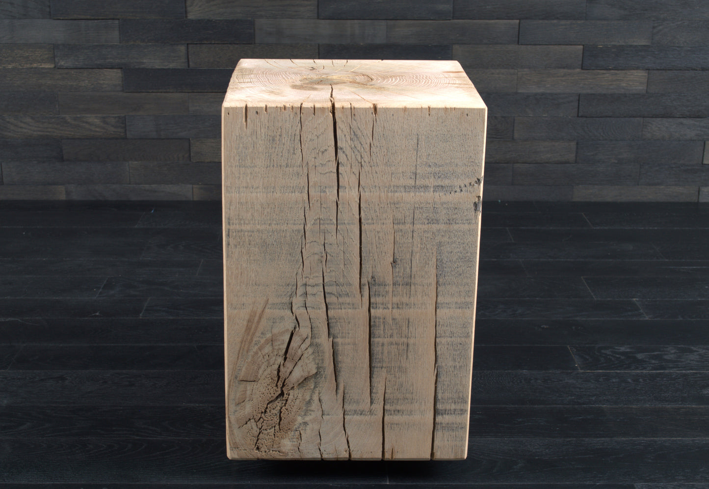 Plot décoratif artisanal en chêne massif brut 450X300X300mm (N°A121)