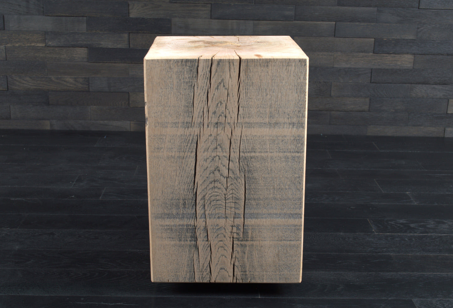 Plot décoratif artisanal en chêne massif brut 450X300X300mm (N°A121)