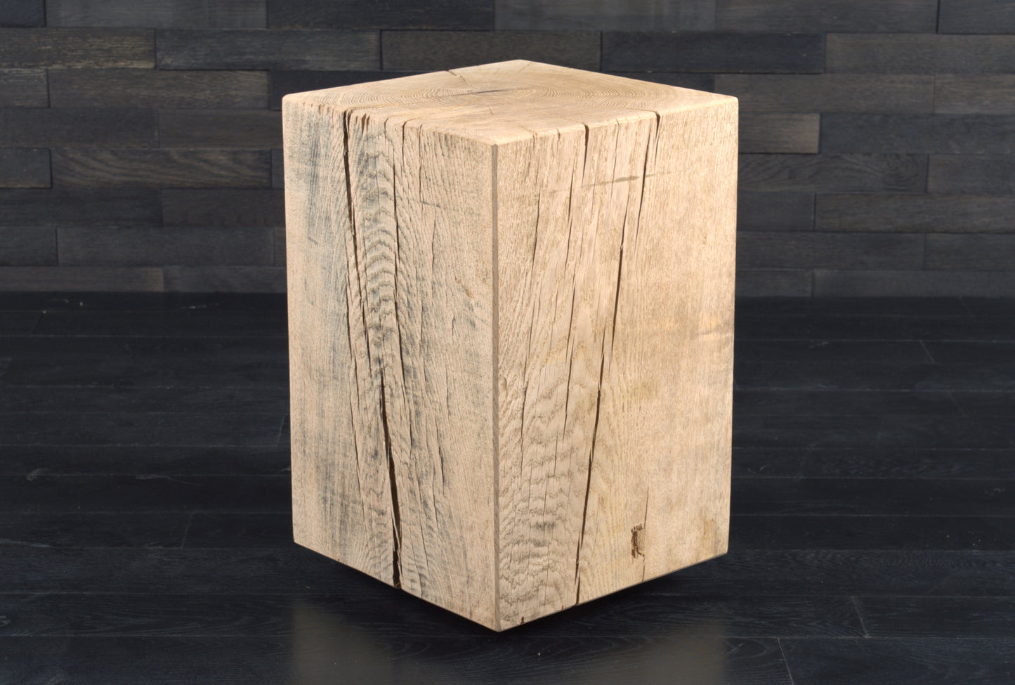 Plot décoratif artisanal en chêne massif brut 450X300X300mm (N°A119)