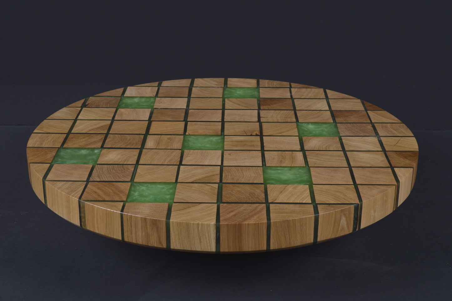 Plateau chêne BISTROT diam 700 vernis satiné et résine Green Apple N°A045