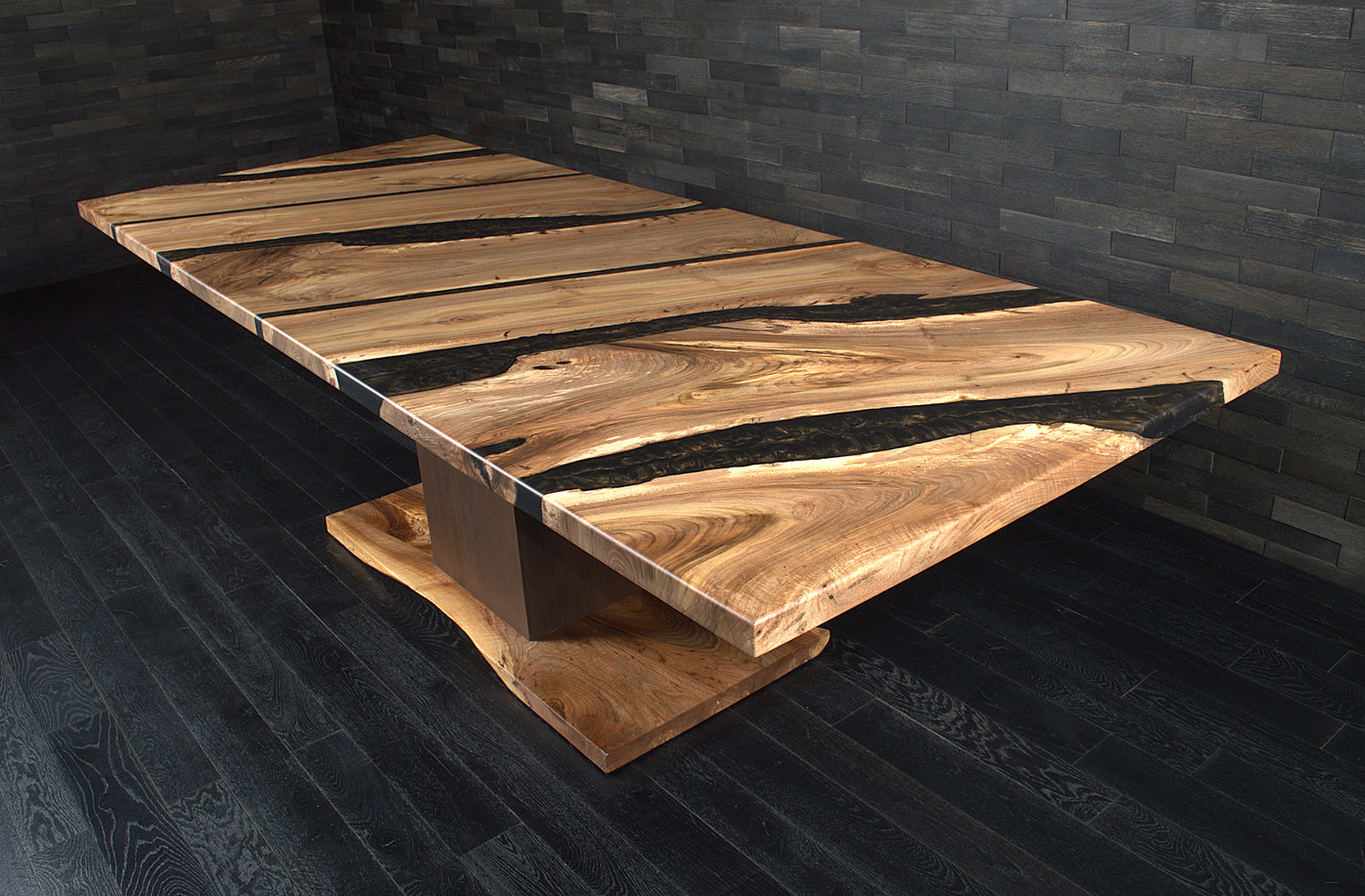 Table noyer massif 2485X1000mm résine Rusty Expresso vernis mat bords arrondis N°A140